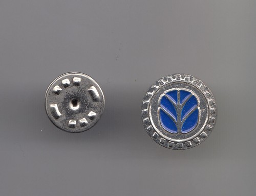 New holland tractor pin badge - new,